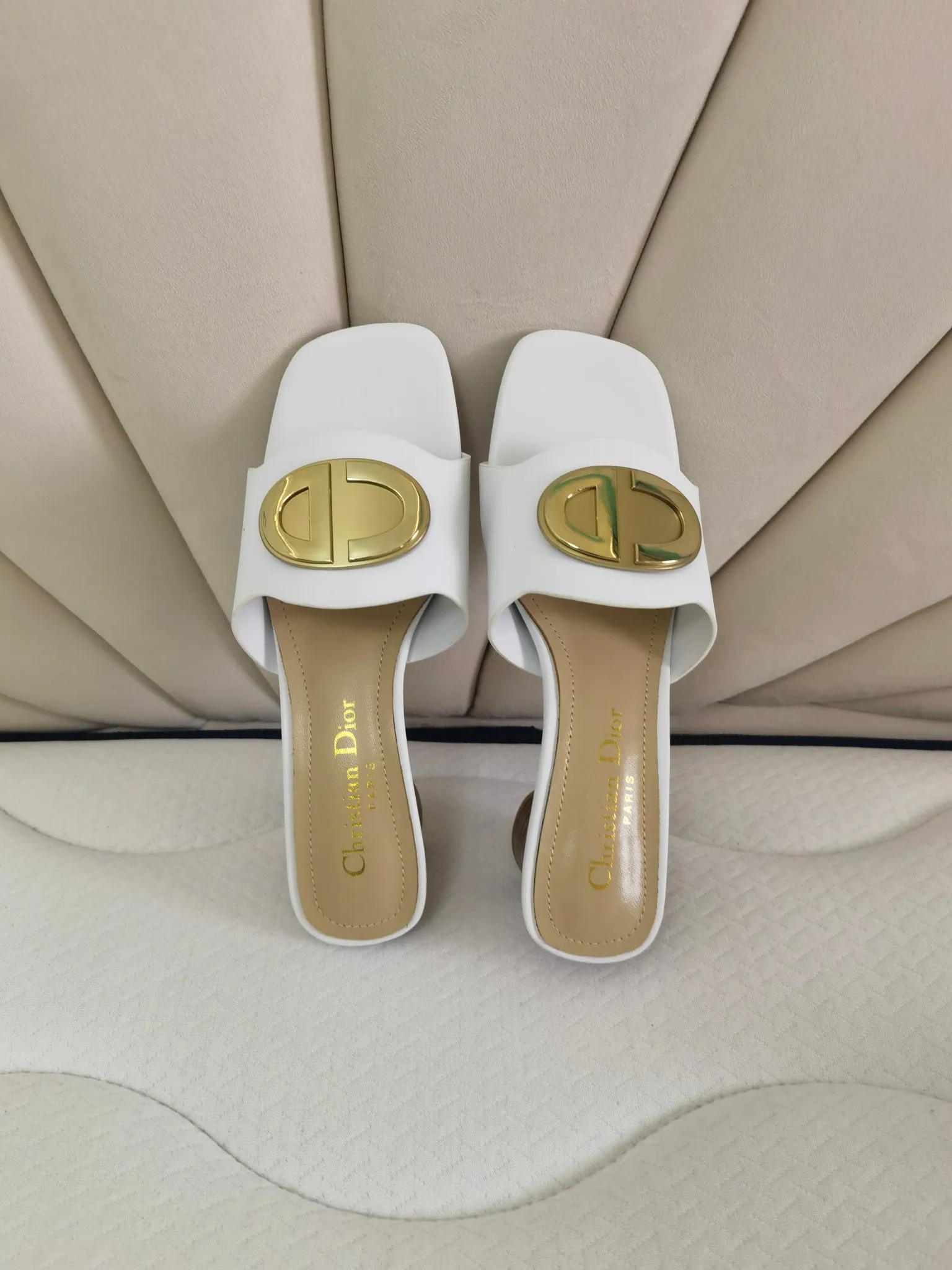 👟👟Ex-factory price 340👟👟 Genuine leather sole +40 Dior 2024 summer catwalk model shipped, heel height 6 cm, four colors available, black, white, apricot, blue, size 35-43